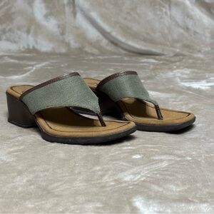 Rockport Olive Green Thong Heeled Sandal Size 7.5
